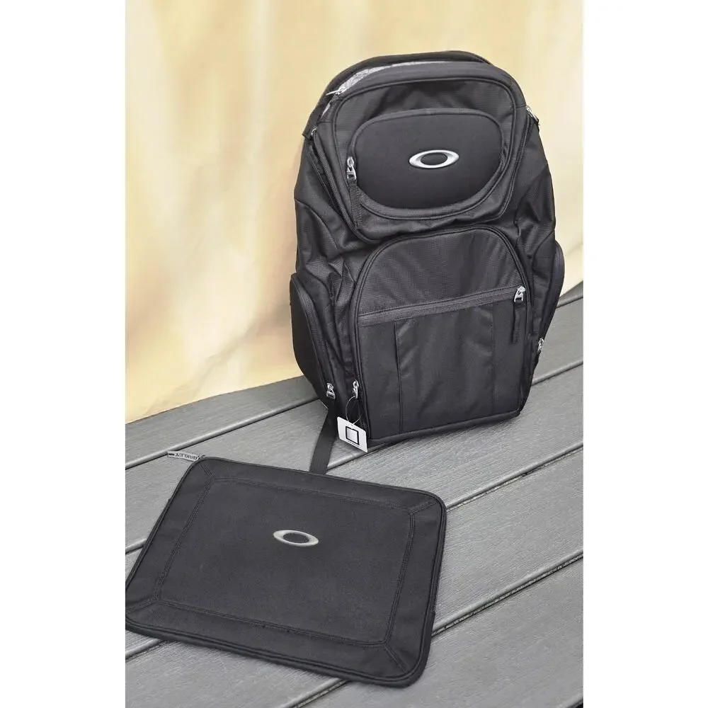 NEW Oakley 30L Status Back Pack School Travel Office +17